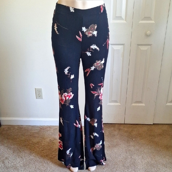 Boho Black Floral Wide-Leg Pants – Size Large - Picture 1 of 5